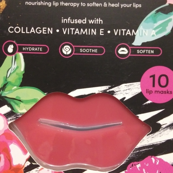 Betsey Johnson Hydrating Lip Masks - Picture 3 of 3